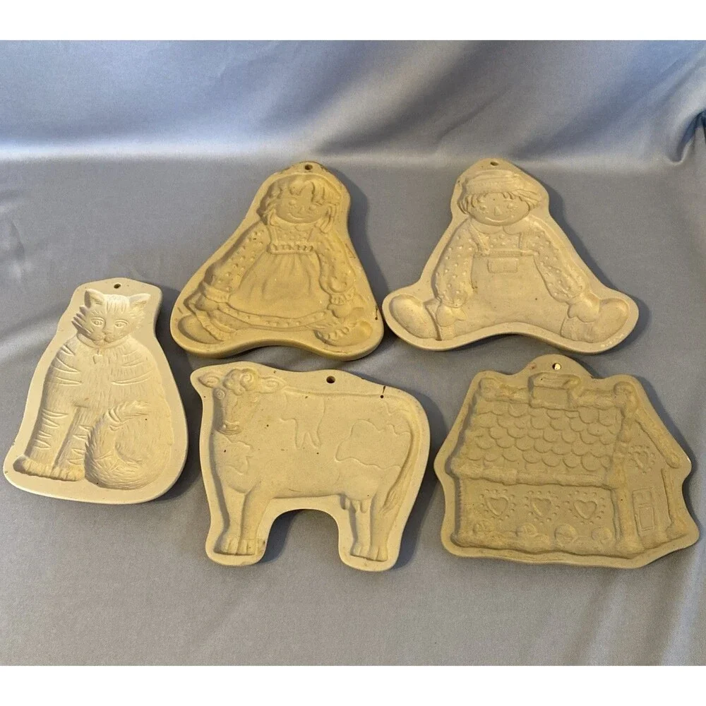 Lot of 4 Vintage Cookie Molds Brown Bag Cat Cow House Raggedy Ann Andy Baking